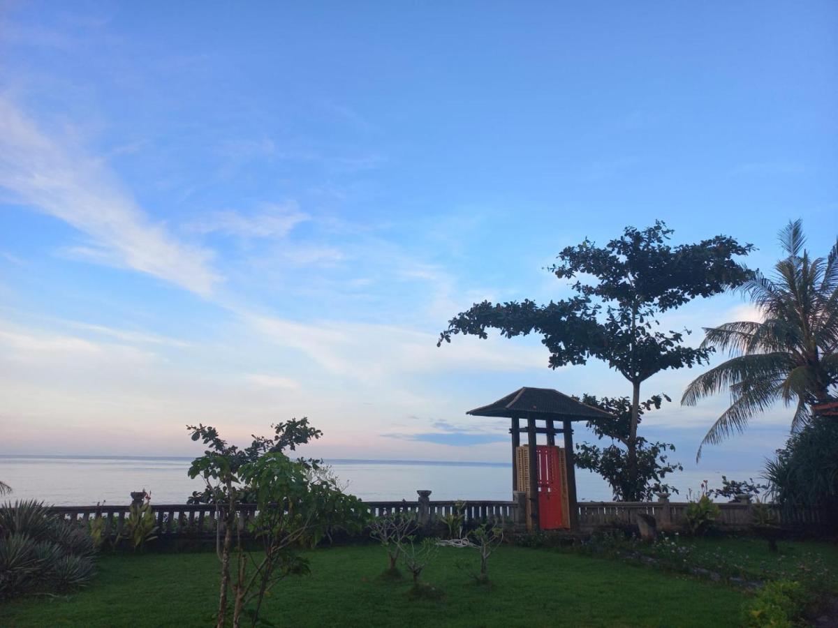 Bali North Beach B&B Tianyar Eksteriør bilde