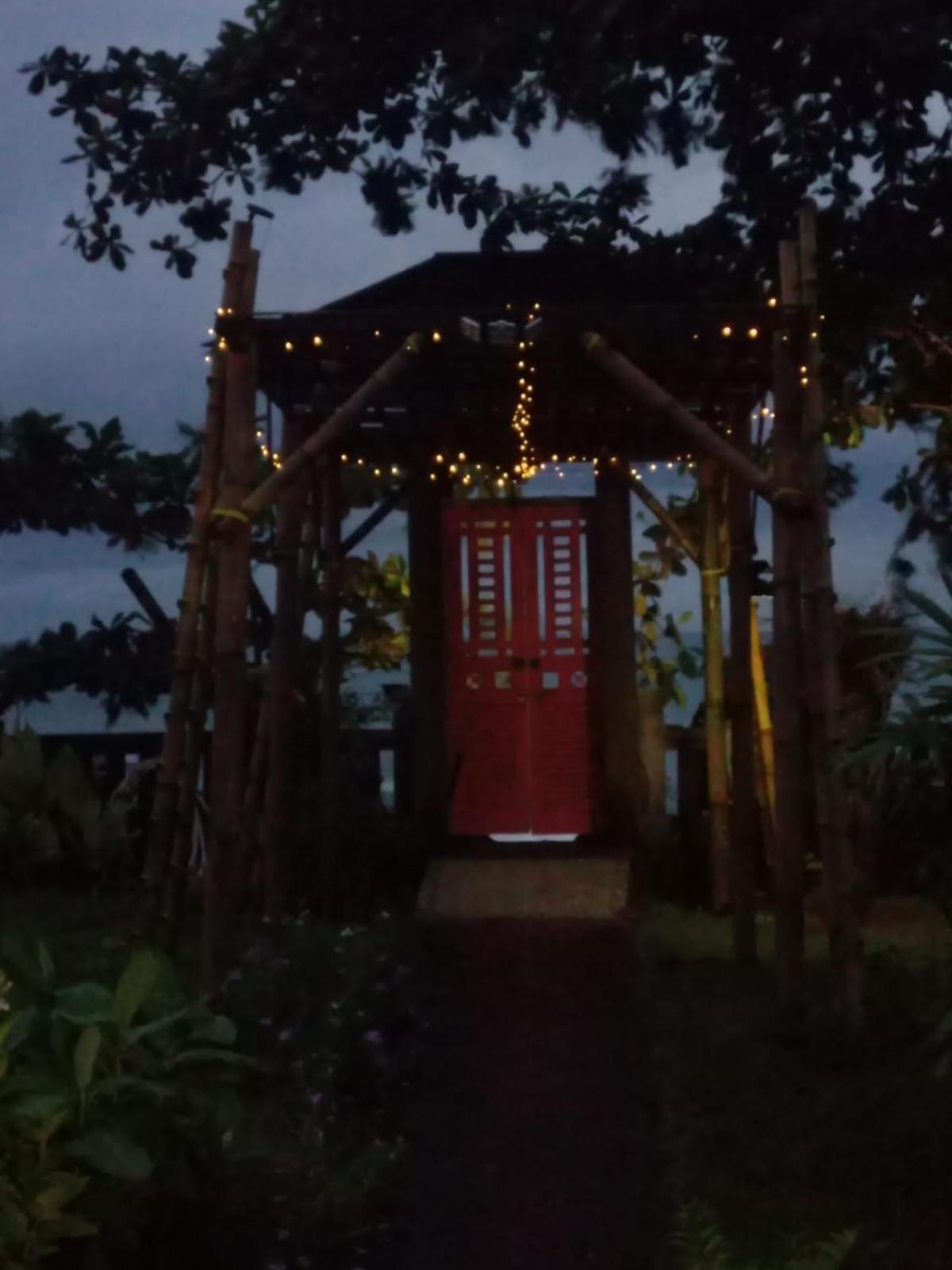 Bali North Beach B&B Tianyar Eksteriør bilde