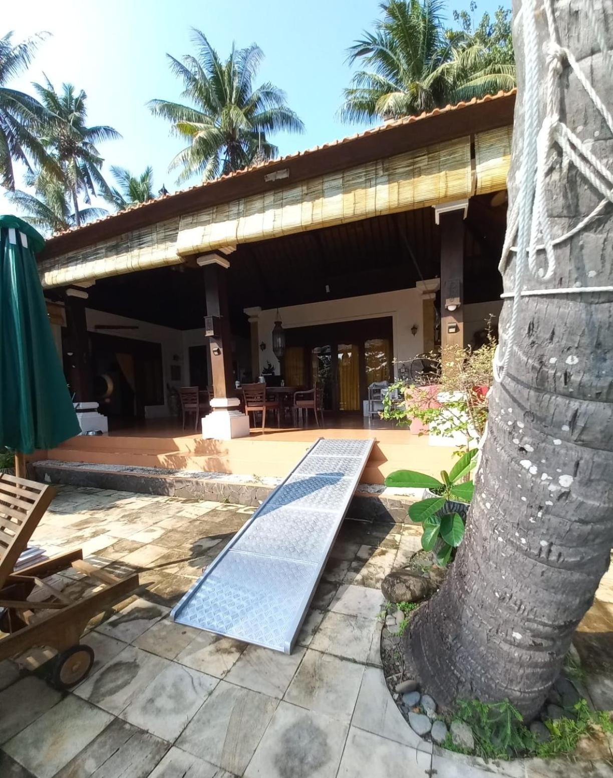 Bali North Beach B&B Tianyar Eksteriør bilde